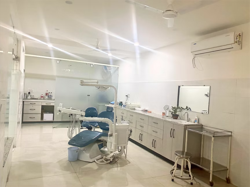 Dental Studio Reception & Ambient Space